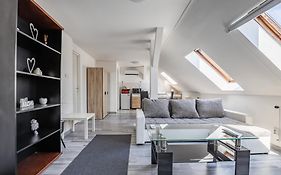 Mira Nest - Budapest City